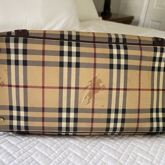 ***BURBERRY*** Classic Large tote with Buckle Bag 🩵 💙 - Picture 8 of 11